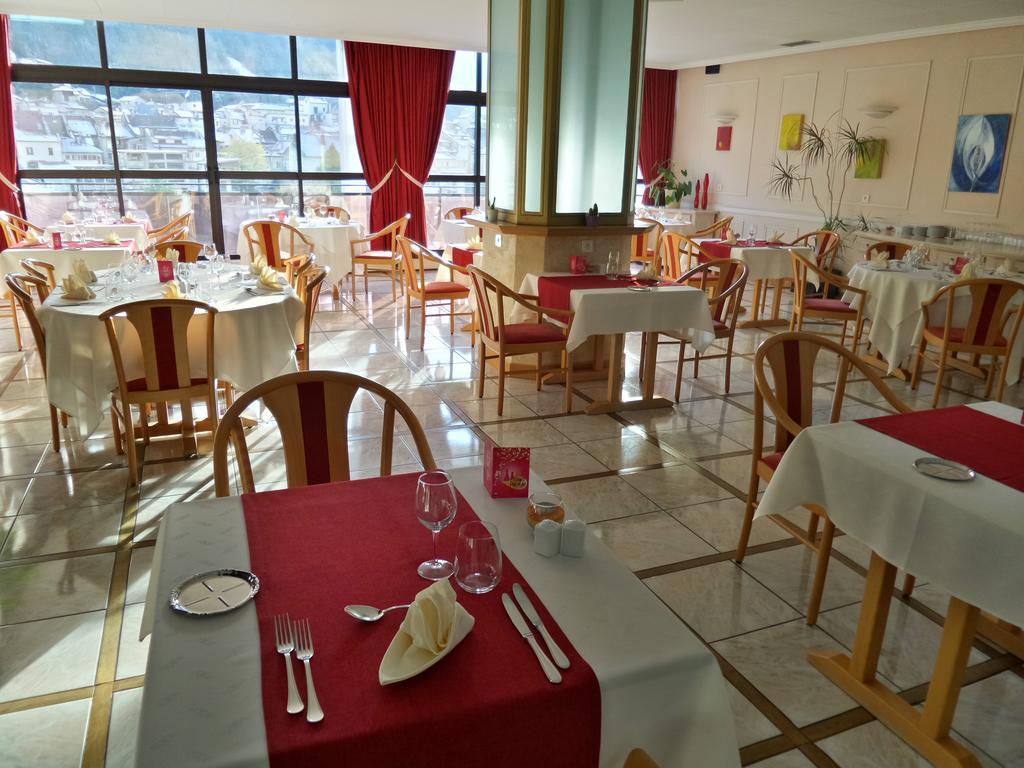 Jura Hotel Restaurant Le Panoramic Сен-Клод Экстерьер фото