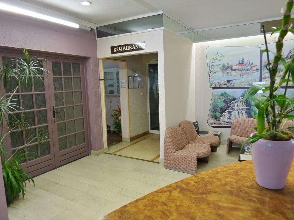 Jura Hotel Restaurant Le Panoramic Сен-Клод Экстерьер фото